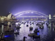 Sydney interrompe véspera de Ano Novo para homenagear vítimas do ataque de Bondi