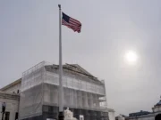 O Chefe de Justiça diz que a Constituição permanece ‘firme e inabalável’ com as principais decisões da Suprema Corte pela frente