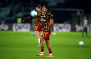 Vídeo: Dybala é aplaudido de pé pelos torcedores da Juventus após substituição da Roma