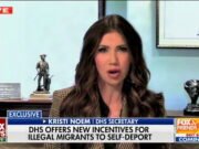 Trump Goon tenta explicar o cosplay no trabalho da ICE Barbie