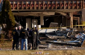 Equipes vasculham os escombros de um lar de idosos na Pensilvânia para ver se um vazamento de gás causou uma explosão mortal