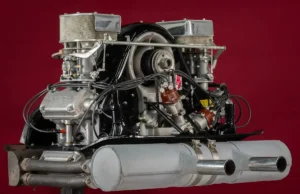 Motor Porsche Fuhrmann de quatro cames reconstruído oferecido como venda independente