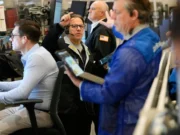 As ações abrem ligeiramente em baixa em Wall Street à medida que 2025 termina