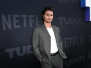 Chase Stokes diz que o elenco de Outer Banks está “pronto para terminar” o show