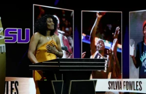 Sylvia Fowles, membro do Hall da Fama, supostamente se juntou ao Portland Fire como assistente técnico para a temporada inaugural do time