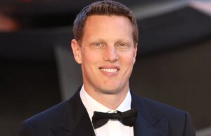 Paramount mantém oferta de US$ 30/ação para Warner Bros. Discovery após conselho da WBD rejeita oferta hostil