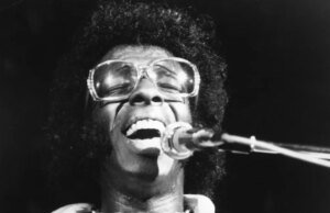 Sylvester Stewart Jr. e Leslie Small codirigem documento sobre ícone musical Sly Stone para Winter State Entertainment