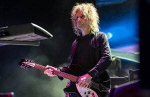 Perry Bamonte, guitarrista e tecladista do Cure, morre aos 65 anos