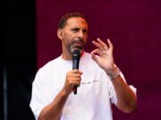 Rio Ferdinand muda previsão de título da Premier League com Arsenal liderando Man City e Aston Villa