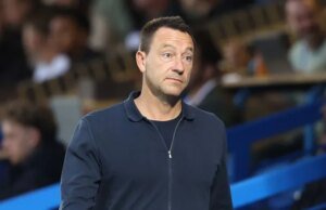 A lenda do Chelsea, John Terry, deixa claro seus sentimentos sobre as ligações para o cargo no campeonato
