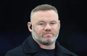 Herói do Aston Villa critica Wayne Rooney por comentário sobre corrida pelo título da Premier League
