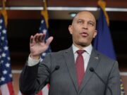 Os democratas corporativos estão renunciando tolamente à luta contra a IA