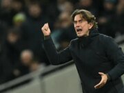 Thomas Frank é instado a renunciar enquanto a ex-estrela do Spurs atinge a ‘confusão’