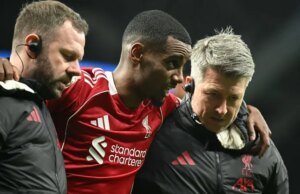 Liverpool confirma pesadelo com lesão de Alexander Isak enquanto atacante vai à faca