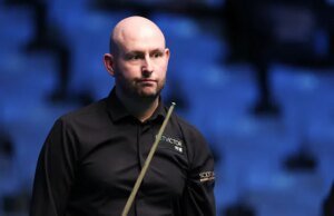 John Higgins e Ronnie O’Sullivan trabalham por trás da surpreendente corrida do Aberto da Escócia