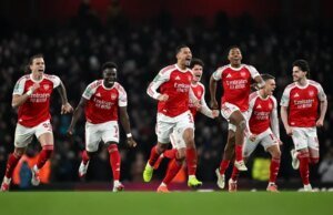 Estrela do Arsenal envia aviso ao Chelsea após reservar a semifinal da Carabao Cup