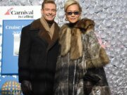 Ryan Seacrest e Rita Ora na maior e mais longa ‘véspera de ano novo do rock’ da história do programa