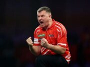 O próximo oponente de Luke Littler, Krzysztof Ratajski, passou por uma cirurgia cerebral que salvou vidas no ano passado