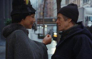 Magnolia Pictures compra drama de Willem Dafoe e Greta Lee ‘Late Fame’ (EXCLUSIVO)