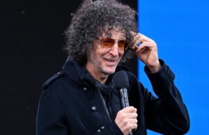 Howard Stern diz que renovou o acordo com a SiriusXM por mais três anos