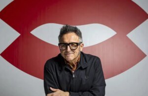 José Luis Cienfuegos, renomado diretor dos festivais espanhóis de Valladolid, Sevilha e Gijón, receberá a Ordem de Mérito Dourada Póstuma das Belas Artes