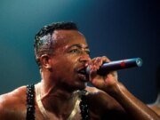 O diretor do Alabama transforma magistralmente ‘U Can’t Touch This’ no bop favorito de todos para conscientização sobre o novo coronavírus