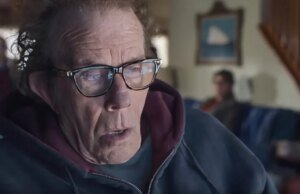 Figurinista de ‘Pai, Mãe, Irmã, Irmão’ sobre o tema vermelho de Jim Jarmusch e por que Saint Laurent insistiu em fazer tudo – até o moletom com capuz de Tom Waits