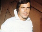 Gil Gerard, estrela de ‘Buck Rogers no século 25’, morre aos 82 anos