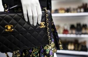 As ações da RealReal sobem à medida que compradores de luxo adotam a revenda