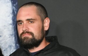 Nick Reiner falou sobre uso de drogas, pagamento de profissionais do sexo e muito mais em entrevistas de podcast antes da morte dos pais