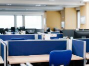 Pessoas online estão fingindo que estão de volta ao escritório juntas depois de se despedirem do bebedouro