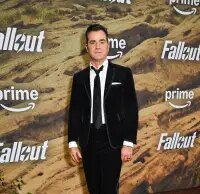 Justin Theroux não vê ‘Fallout’s Mr. House “como o bandido”, gostou de “zombar” na aula de tecnologia do bilionário