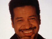 Richard Smallwood, cantor gospel e pianista indicado ao Grammy, morre aos 77 anos