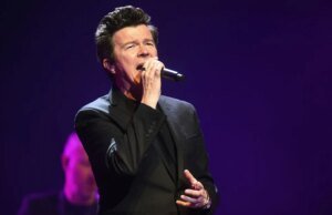 Nova lenda da Internet consegue Rick Roll Rick Astley