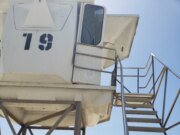 Como a pandemia de coronavírus está forçando os salva-vidas a tentarem se proteger enquanto trabalham para salvar vidas