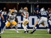 QB canadense Taylor Elgersma treina para Miami Dolphins: fontes