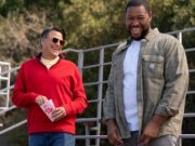 Trailer da 3ª temporada de ‘Shrinking’ dá o primeiro vislumbre do personagem de Michael J. Fox; Provoca Jimmy’s Spark com Sofi de Cobie Smulders