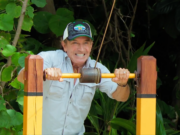 Trailer de ‘Survivor’ 50 apresenta cameos de celebridades, Jeff Probst competindo (?!) e Mike White com a provocação perfeita: ‘High School Reunion Meets Massacre’