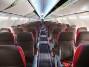 As pessoas estão fantasiando sobre o dia em que poderão caminhar pelo corredor com este meme agridoce