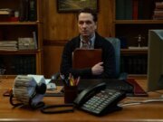 Análise inicial de ‘Widow’s Bay’: Matthew Rhys é o fraco prefeito de uma cidade-ilha amaldiçoada na nova série de comédia de terror da Apple TV