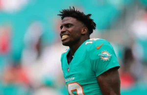 O banco de Tua Tagovailoa provoca resposta enigmática de Tyreek Hill