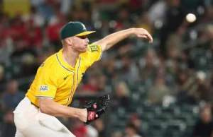 O canhoto Sean Newcomb e o Chicago White Sox concordam com um contrato de US$ 4,5 milhões por 1 ano