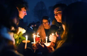 Autoridades renovam busca pelo atirador da Universidade Brown após libertar uma pessoa de interesse
