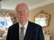 Homenagem CBE para a lenda do rugby galês Jonathan Davies