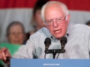 Bernie trai os democratas e anuncia candidatura à reeleição como independente