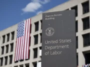 O desemprego aumentou em novembro para o nível mais alto desde 2021, mesmo com a economia criando empregos