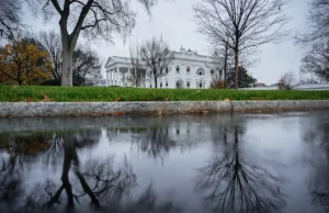 Mistério como transmissão ao vivo de finanças do criador do YouTube aparece no site da Casa Branca