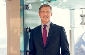 Comcast estende contrato de Mike Cavanagh e concede prêmios de US$ 35 milhões em ações enquanto executivo se torna co-CEO