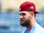 Bryce Harper revive disputa de Dave Dombrowski com camisa ‘Not Elite’