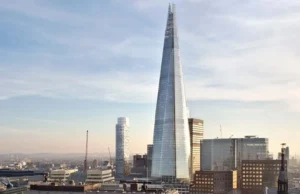 ‘Fui enganado em £ 20.000’: estudantes nos apartamentos mais exclusivos de Londres forçados a sair após uma semana sem energia